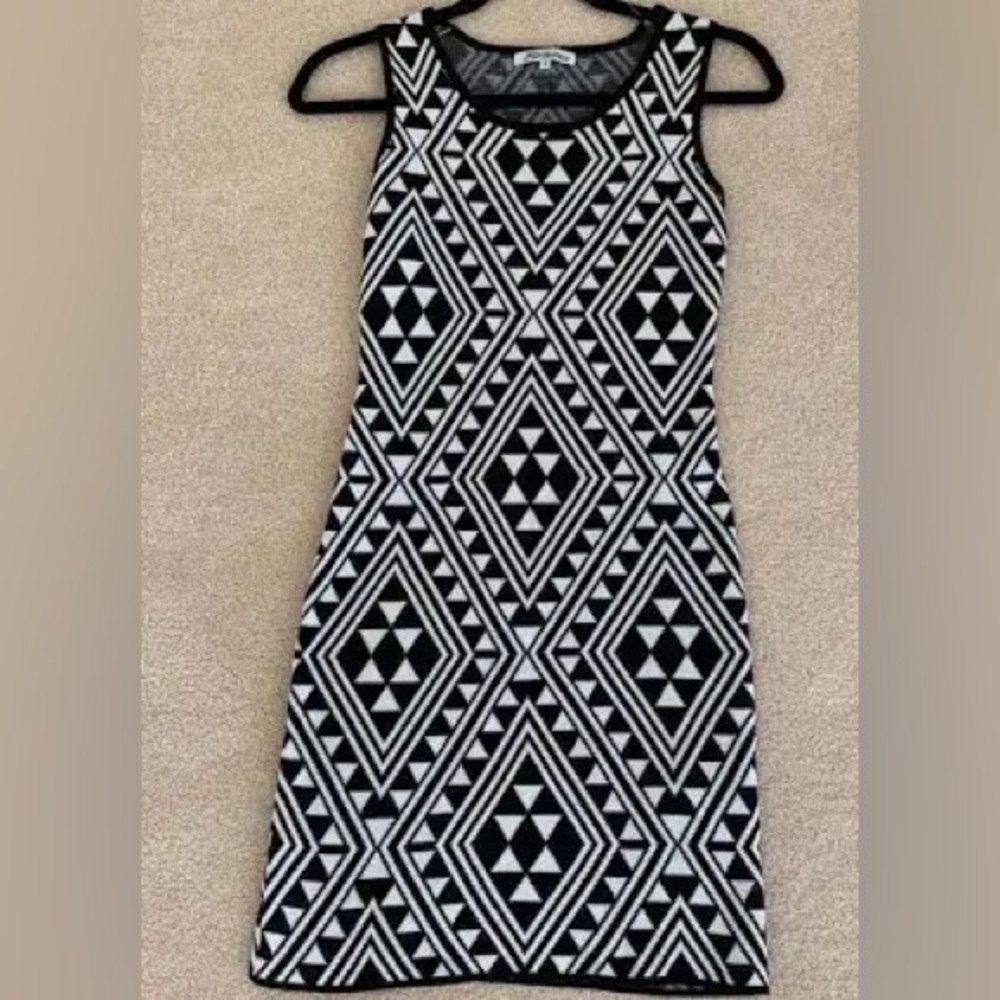 Stillettos Geometric Black and White Wool Like Sweater Sleeveless Dress Large